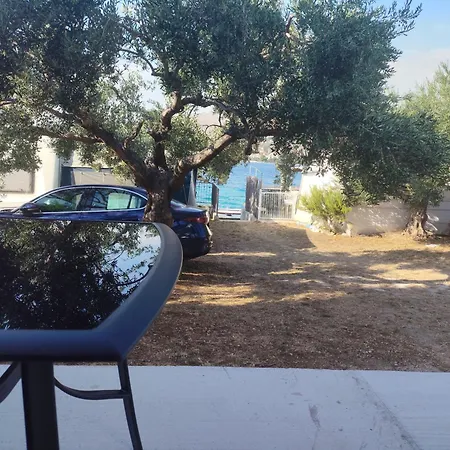 Appartement Camper With Private Toilet And Kitchen 3 Grebaštica